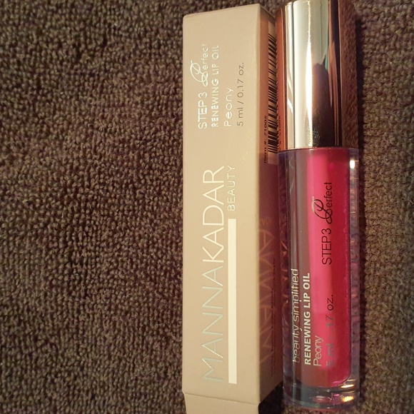 Manna Kadar Renewing Lip Oil Peony - Picture 3 of 3